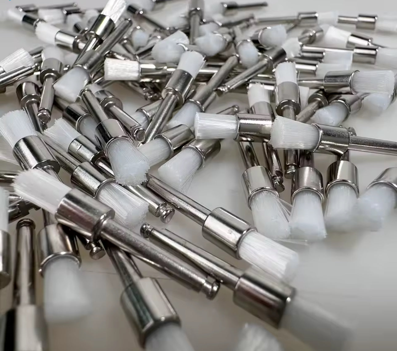 Einweg-Dental Polierbürsten Set 100 Stück Prophylaxe & Zahnpolitur